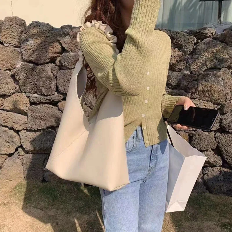 

[EAM] Women New Wrinkled Strap Large Capacity PU Leather Personality All-match Crossbody Shoulder Bag Fashion Tide 2021 18A2355