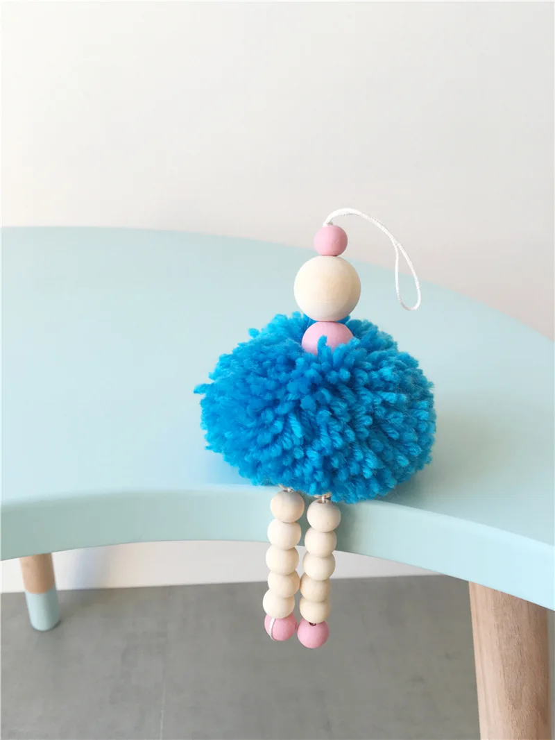 

Подвесное украшение балерина из дерева