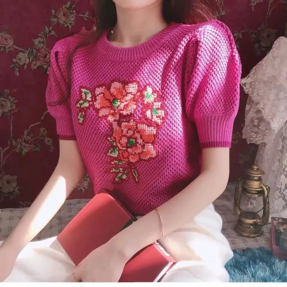 

2021 Summer Flower Embroidery Women Tops O-Neck Short Puff Sleeve Casual Loose Knitted T-Shirt High Quality Pullovers Tees W235