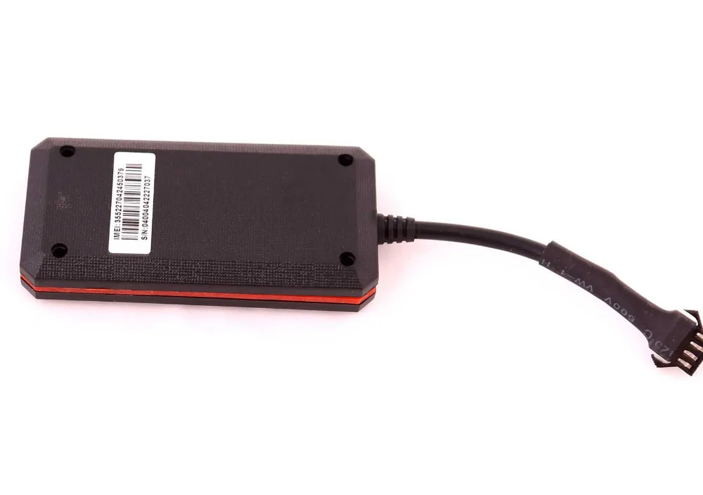 Четырехдиапазонный автомобильный Gps трекер GT003 в режиме реального времени