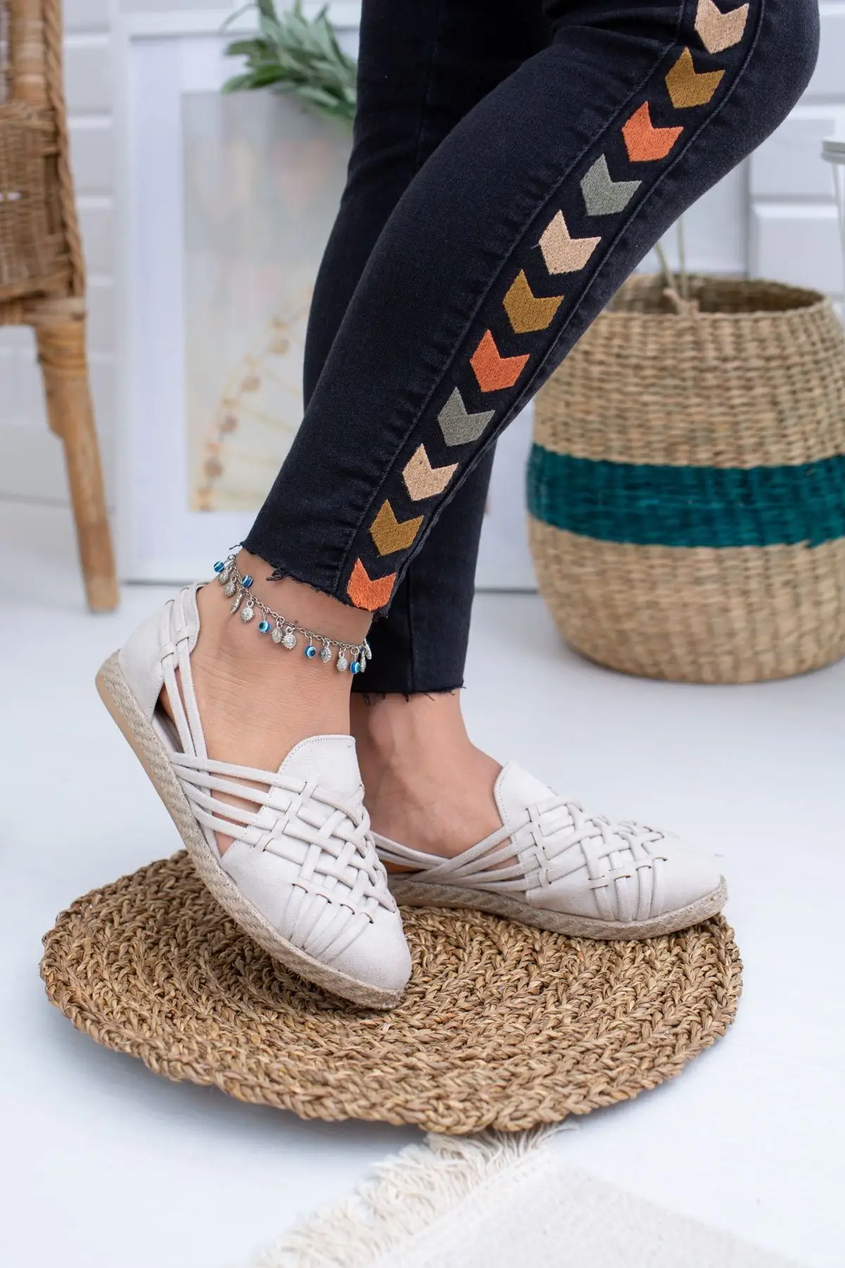 

SarEn Braided White Suede Women 'S Shoes
