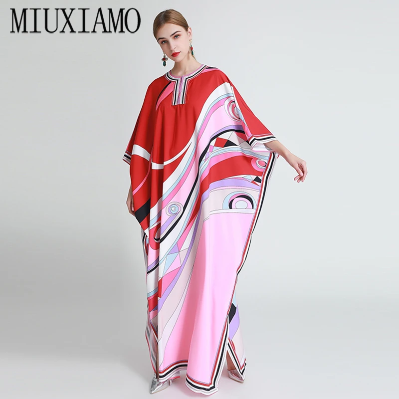 

MIUXIMAO 2020 Bohemian Plus Size Dress O-neck Batwing Sleeve Maxi Dress Women Geometric print New Fashion Kaftan Dress With Belt