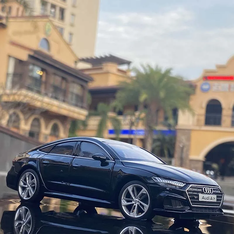 Модель автомобиля AUDI A7 Coupe 1:32 Литые и игрушечные транспортные средства