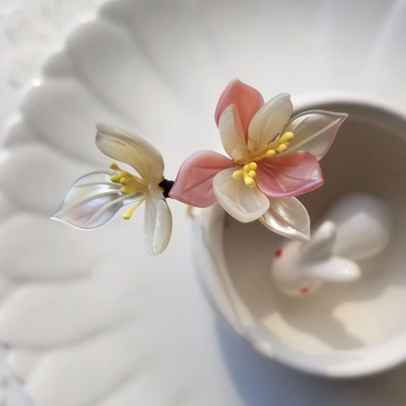

Original Design Hairpins Magnolia Hair Pin Natural Shell Flower Hair Accessories For Women Headpiece For Bride Gift