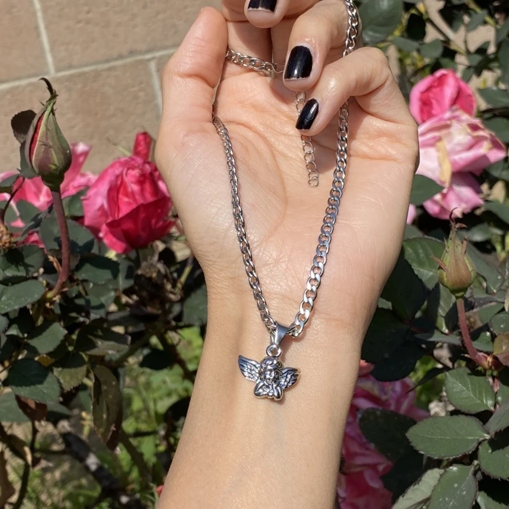 

European and American fashion popular necklace alloy ladies ins cool shape angel pendant personalized necklace accessories