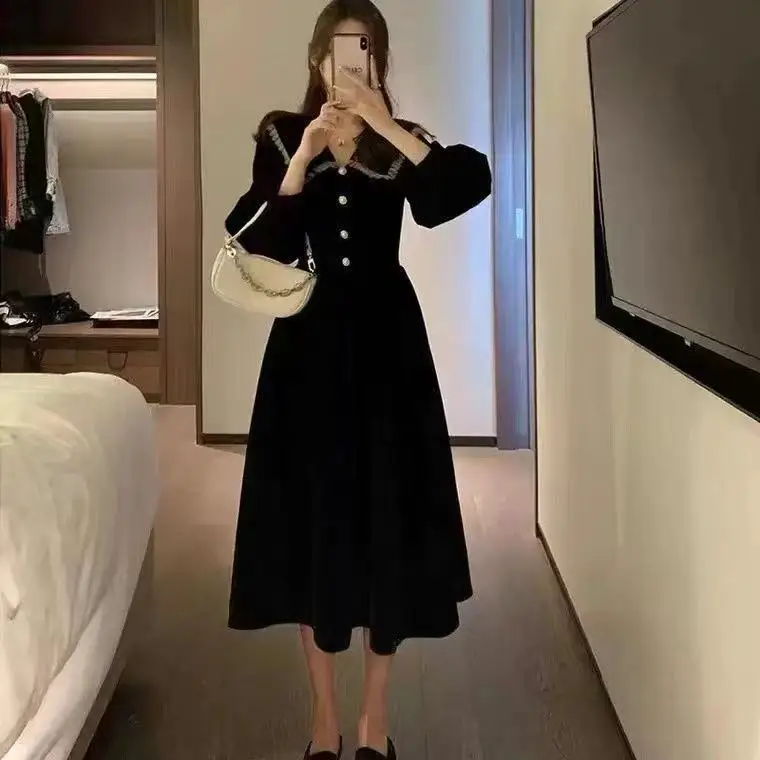 

2021 new winter red gold velvet dress female autumn doll collar plus size French retro sweet skirt