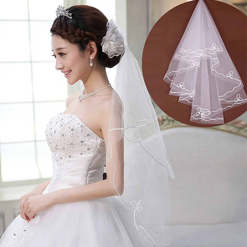 

One-Layer Women Ivory Red Wedding Veil Head Veil Water-Soluble Wavy Ribbon Trim Cathedral Bridal Veil