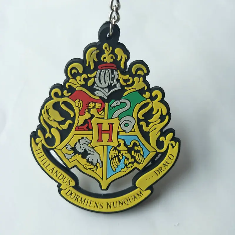 Фильм Волшебная Школа Гриффиндор ПВХ брелок Слизерин Ravenclaw модные персонализированные подвесные брелоки porte clefs сувенир подарки