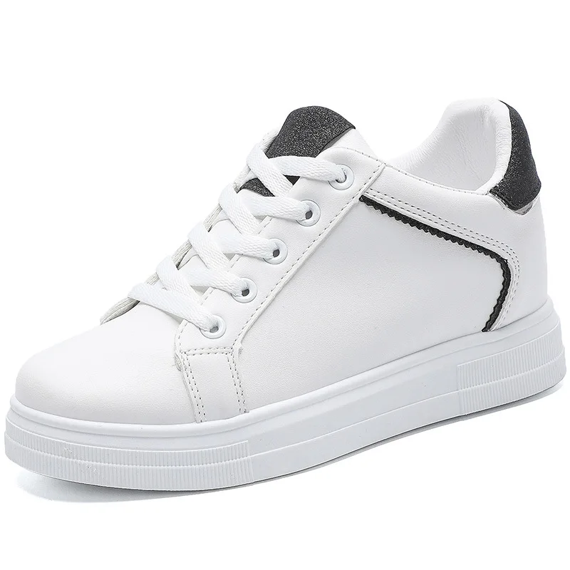 Женские кожаные туфли на шнуровке повседневные однотонные белого цвета весна