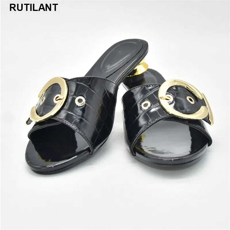 

2021 Новый шлёпанцы для женщин Женская Свадебная вечеринка Свадебная обувь из флока; Женские свадебные туфли-лодочки женские Туфли под плать...