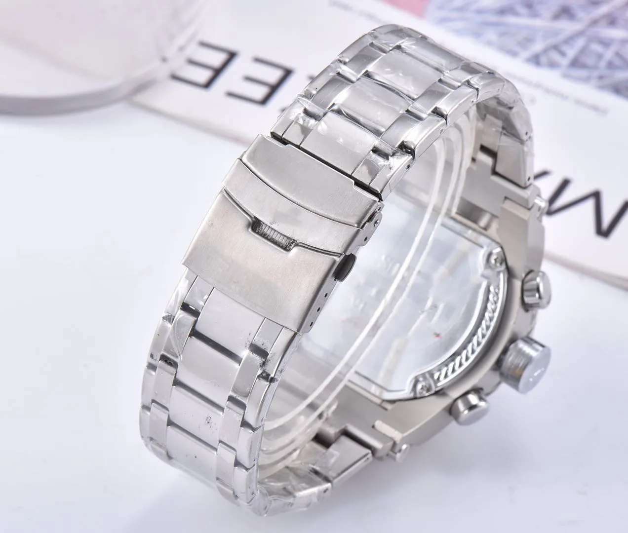 

Dropshipping 2021 New AAA Iced Out Watch Luxury Fashion Men Six-needle Business Wrist Watch Chronograph Watch Religio Masculino