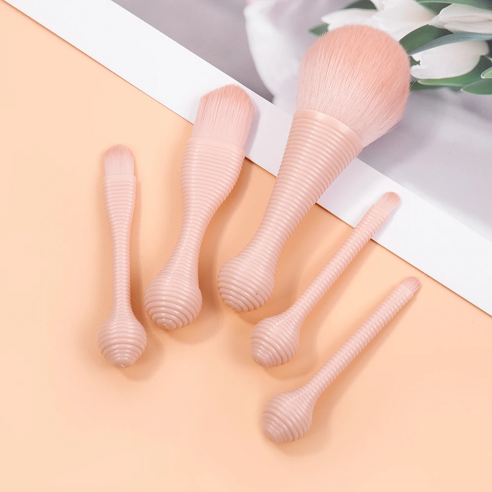 

5pcs/set Soft Portable Makeup Brush Tool Set Makeup Powder Eyeshadow Foundation Blush Blending Makeup Brush Smoky Makeup