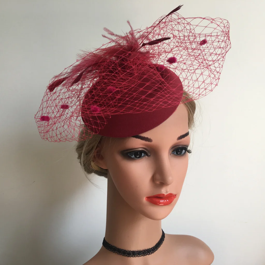 Женские головные уборы в стиле ретро вечерние 50s с перьями на повязке зажимом и