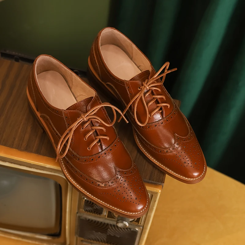 

INS HOT women pumps natural leather 22-24.5cm length First layer cowhide Low heel lace Brock retro shoes shoes woman fashion