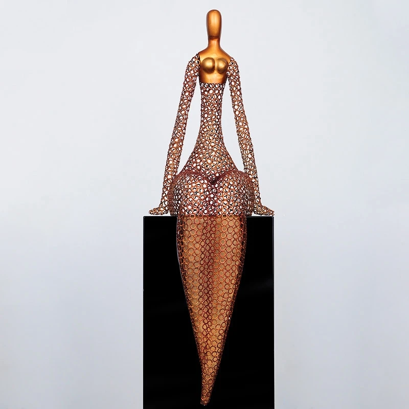 

Фойе отеля, продажа, офис, клубный домик, абстрактные персонажи, креативные скульптуры, украшения, металлические декоративные поделки