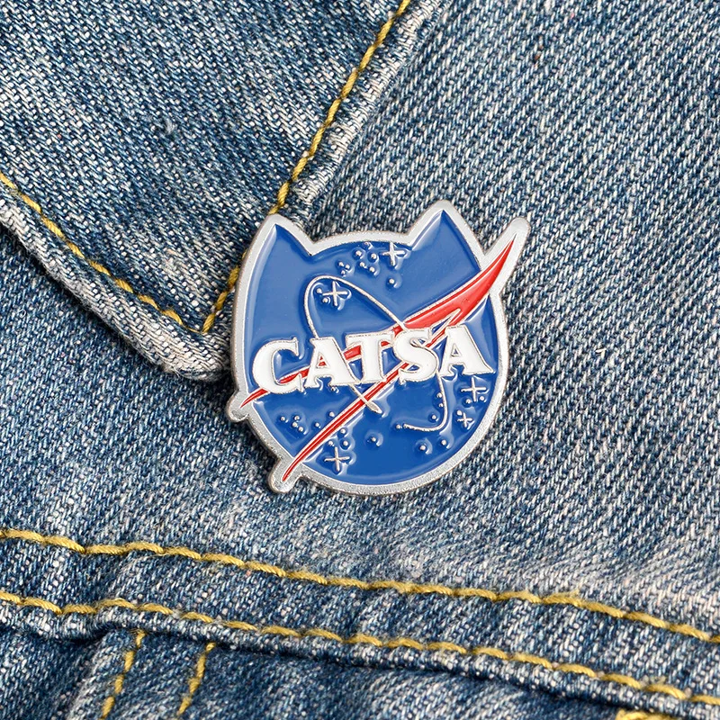 

Alphabet Brooch CATSA Blue Planet Enamel Cat Shaped Brooch Creative Funny Lapel Pin Fashion Creative Jewelry Gift for Friends