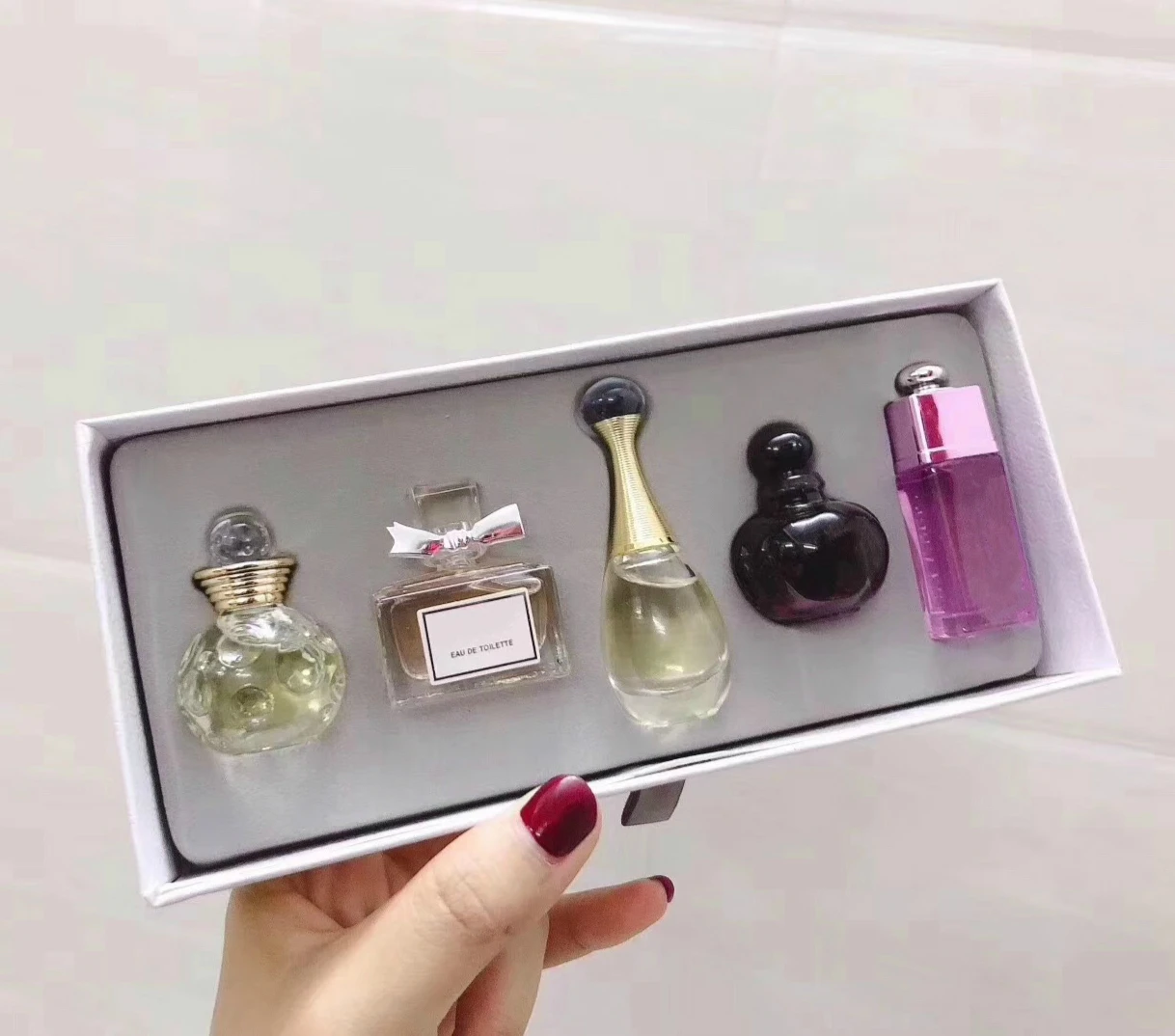 

LANBENA Brand 1Set Perfume For Women Atomizer Water Essential Oil Beautiful Package Women Perfume Flower Fruit With Box