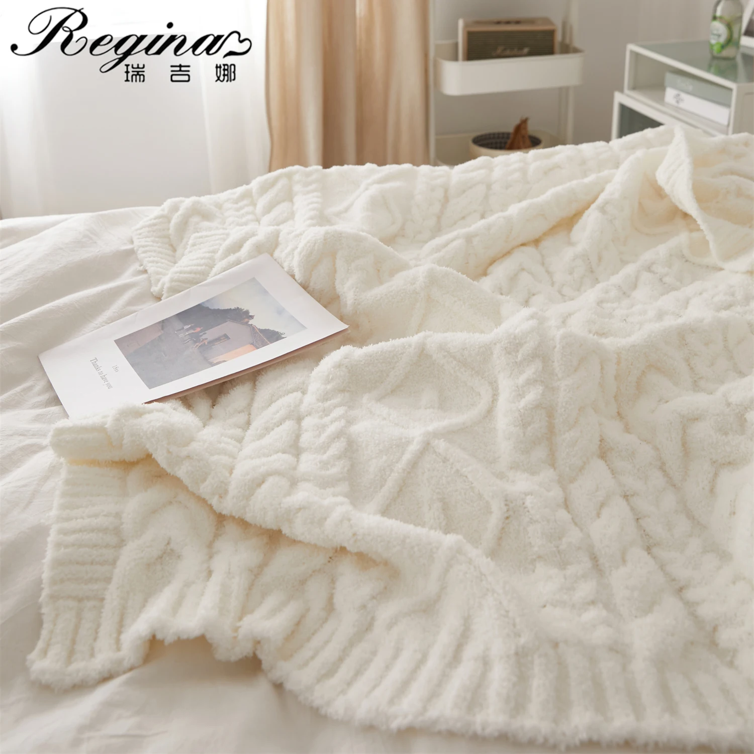 Мягкое вязаное крючком одеяло из микрофибры в белую полоску Регина бренда Microfiber