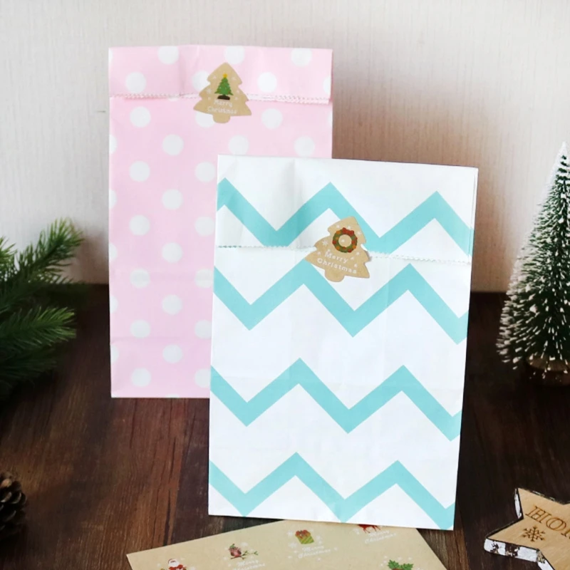 

30 Sets Christmas Candy Gifts Paper Bags with Stickers Xmas Guests Food Cookies Packaging Boxes Wedding Party Favors Decor K3NA