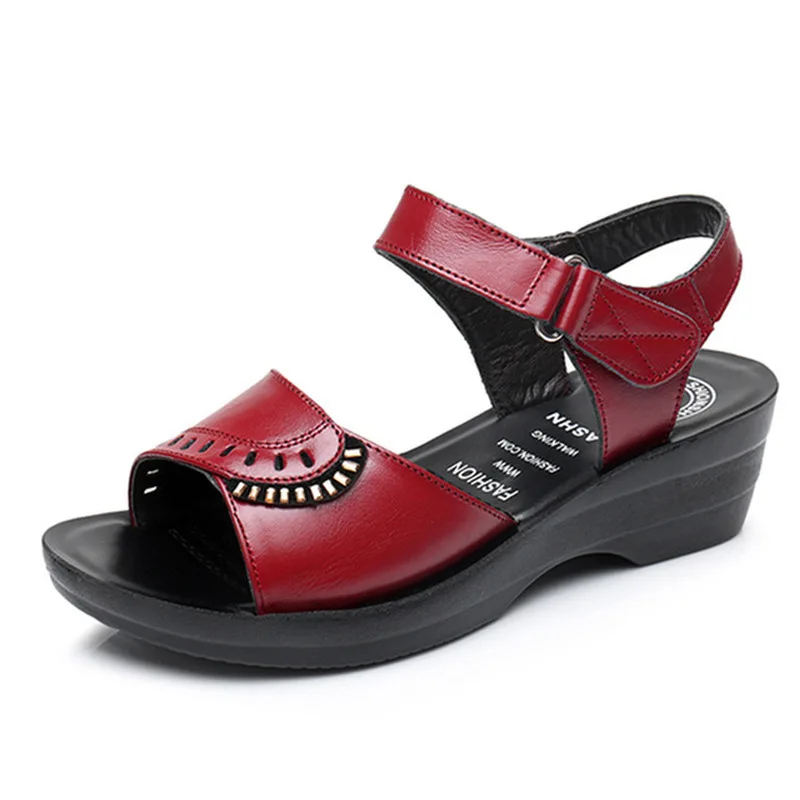 Сандалии женские из спилка на танкетке босоножки платформе повседневные пляжные