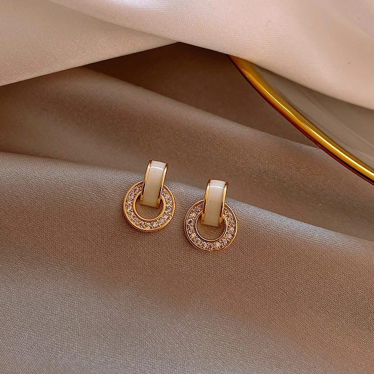 

Classic classic simple circle small earrings South Korea fashion women light luxury jewelry students personalize Stud earrings