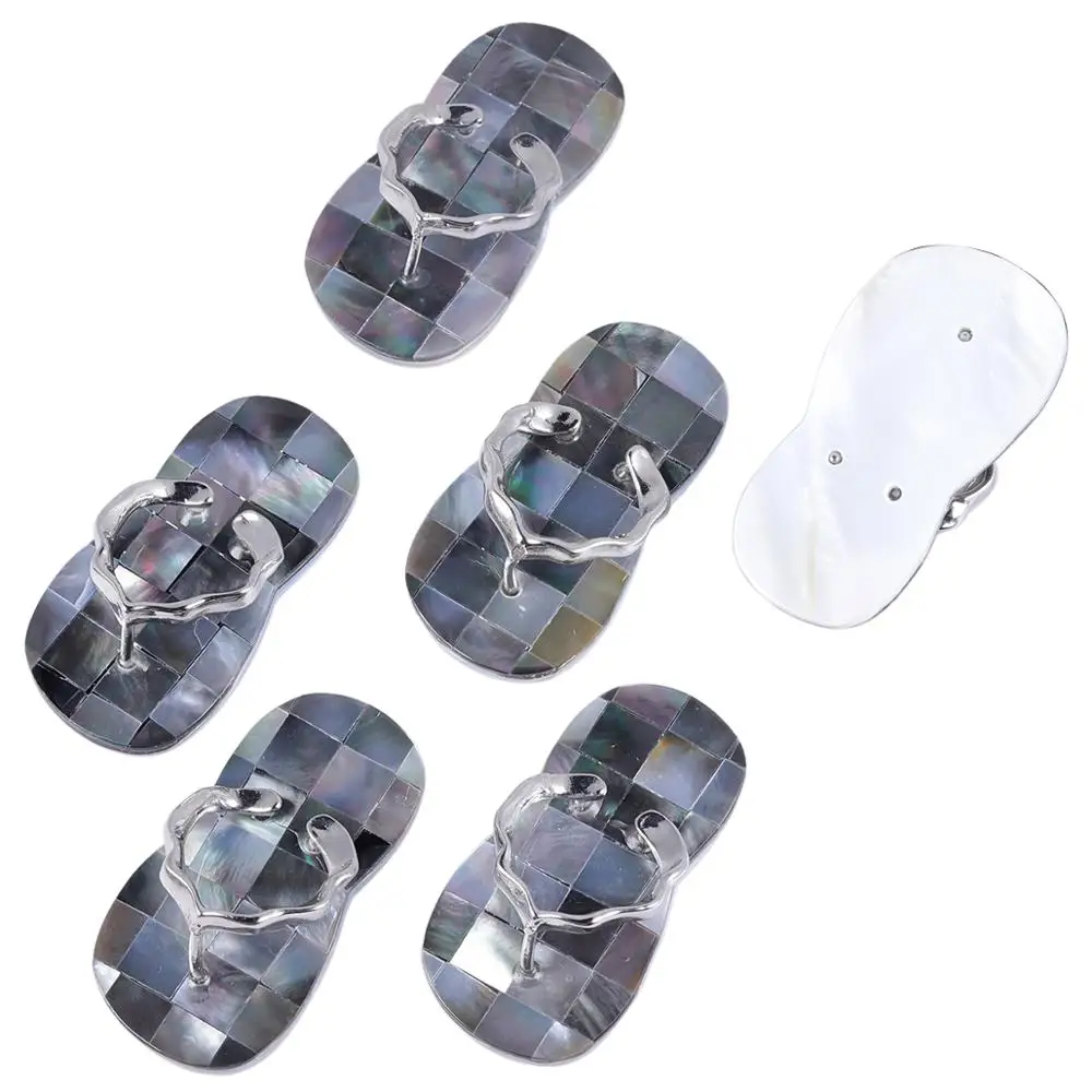 Шлепанцы серебряного цвета SUNYIK в виде натуральной морской ракушки подходят для