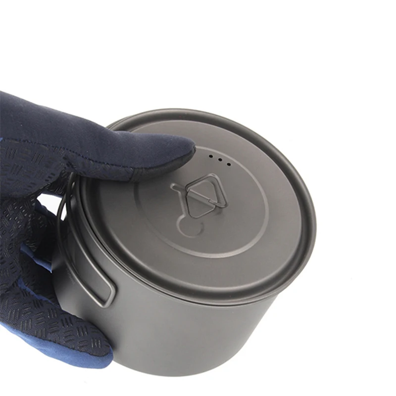 

0.7L Outdoor Camping Pot Titanium Bowl Folding Handle Outdoor Picnic Cookware with Cover POT-700-D115-L