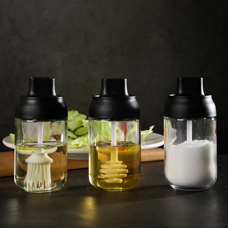 Стеклянная баночка для приправ дома создает искусственную прозрачную баночку