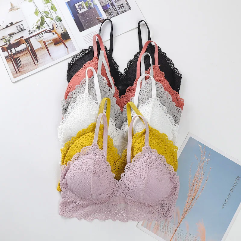 Женский бюстгальтер с треугольными чашками и глубоким V образным