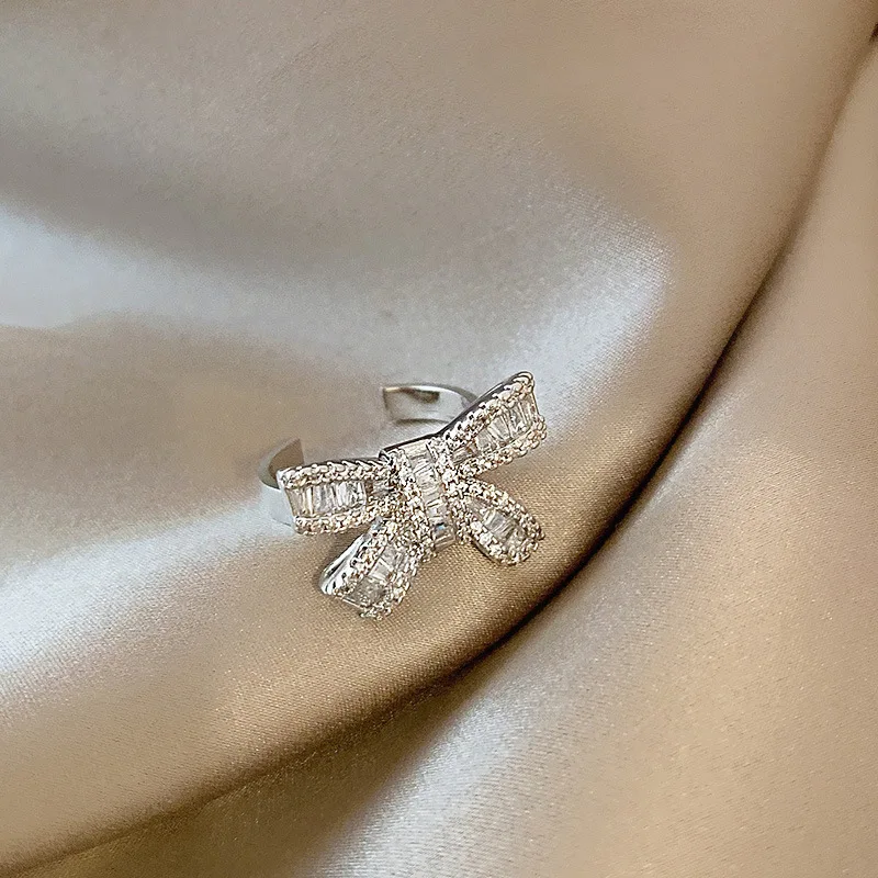 Женское кольцо с бабочкой ANENJERY серебристого цвета инкрустированным цирконием