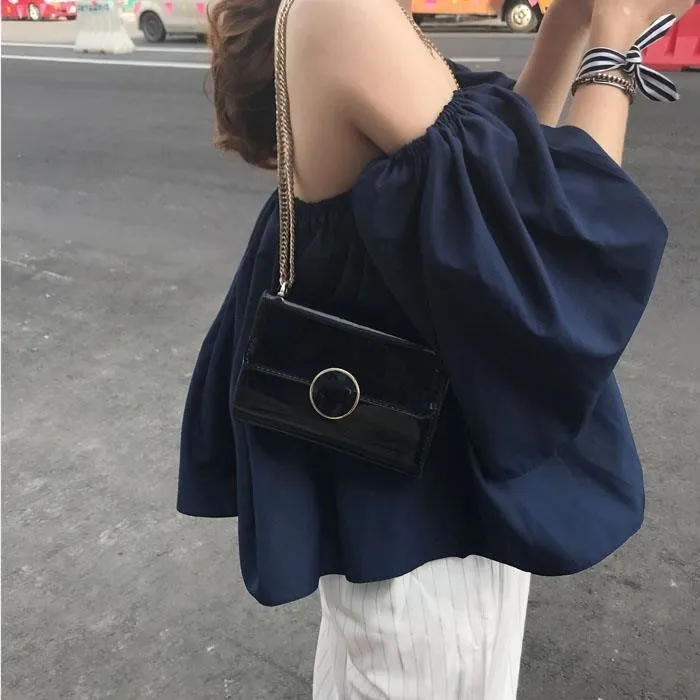 

Beautiful girl big size women's holiday one line collar loose covered shirt style Korean chic ghost horse girl summer