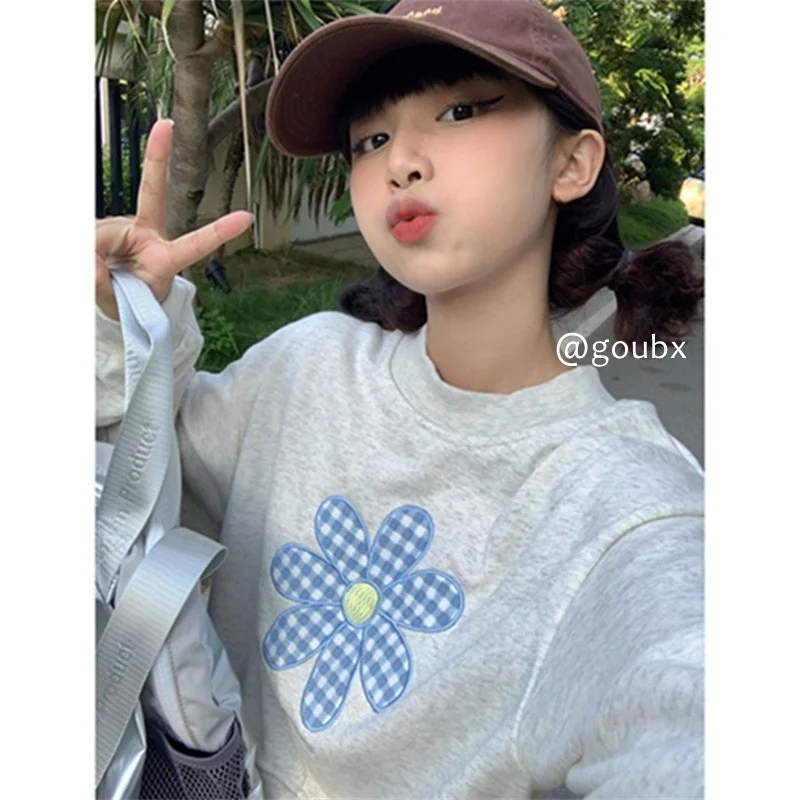 

Gray Embroidered Round Neck Sweater for Women 2021 Autumn New Korean Style Loose and Lazy Style Younger Fashion Jacket.Kio
