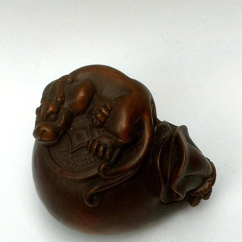 

YIZHU CULTUER ART Collected China Old Boxwood Hand Carved Money Bag Unicorn Decoration or Pendant