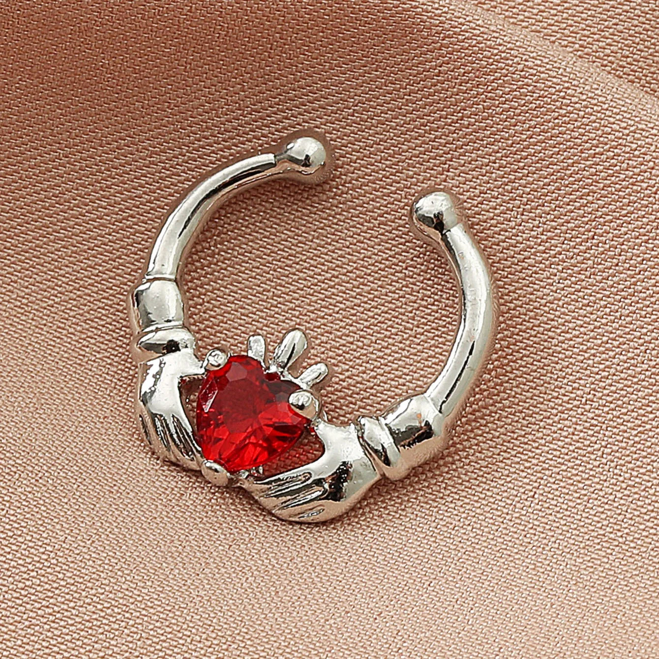 

Punk Non Puncture Nose Ring for Women Heart Rhinestone Wire Fake Piercing Nose Clip Cuff Nostril Earring Body Jewelry Gifts