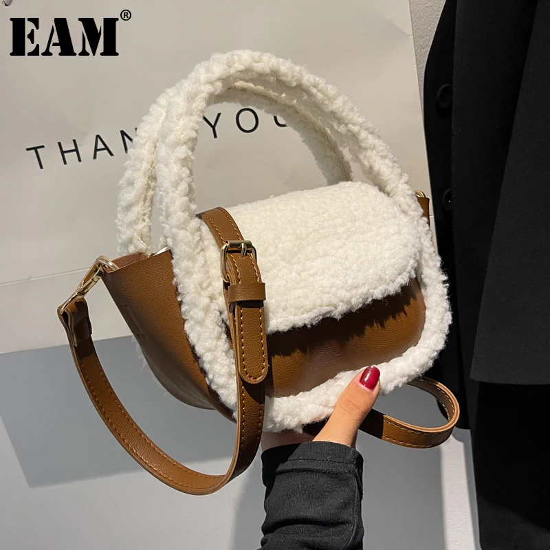 

Женская Компактная сумка [EAM], черная портативная универсальная сумка через плечо из иностранной шерсти, с отделкой в виде лампы, новинка осе...