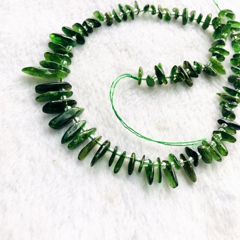 Diopside 1string Wholesale 1string Natural Gem Stone Chip Nugge Beads,Kunzite,Diopside,Chrysoprase,Larimar Beads For jewelry DIY 15.5"/string - Цвет: Diopside 1string