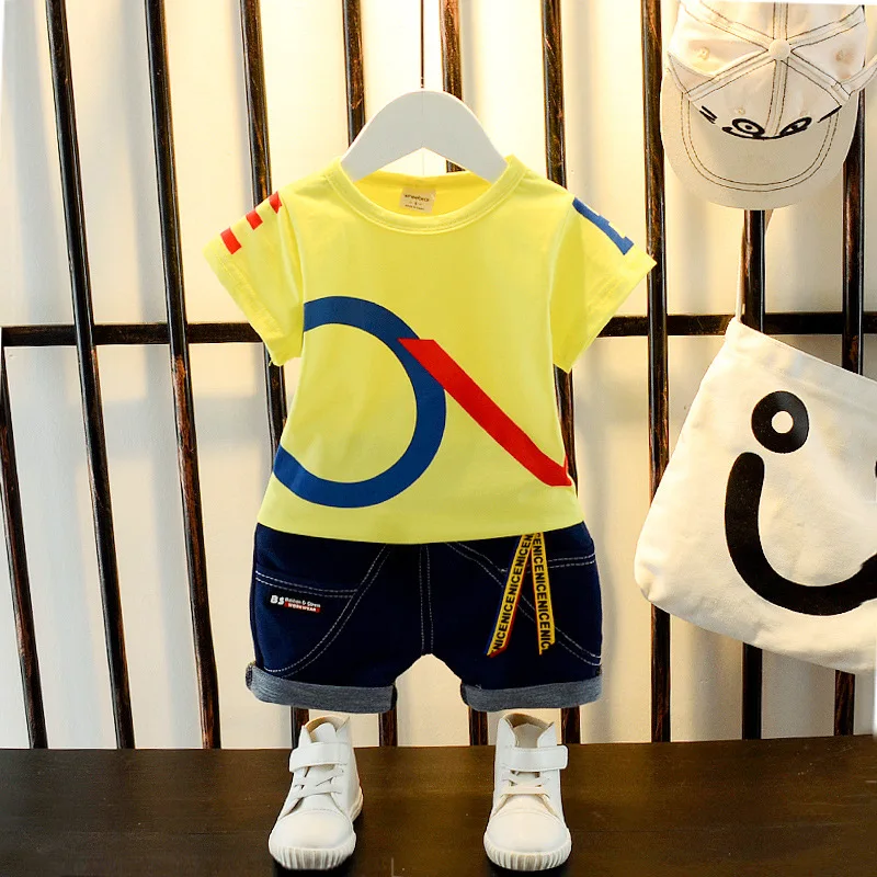 

Для активного отдыха на лето для мальчика, одежда комплект для малышей футболка с надписью топ + шорты, костюм детский комплект От 1 до 3 лет