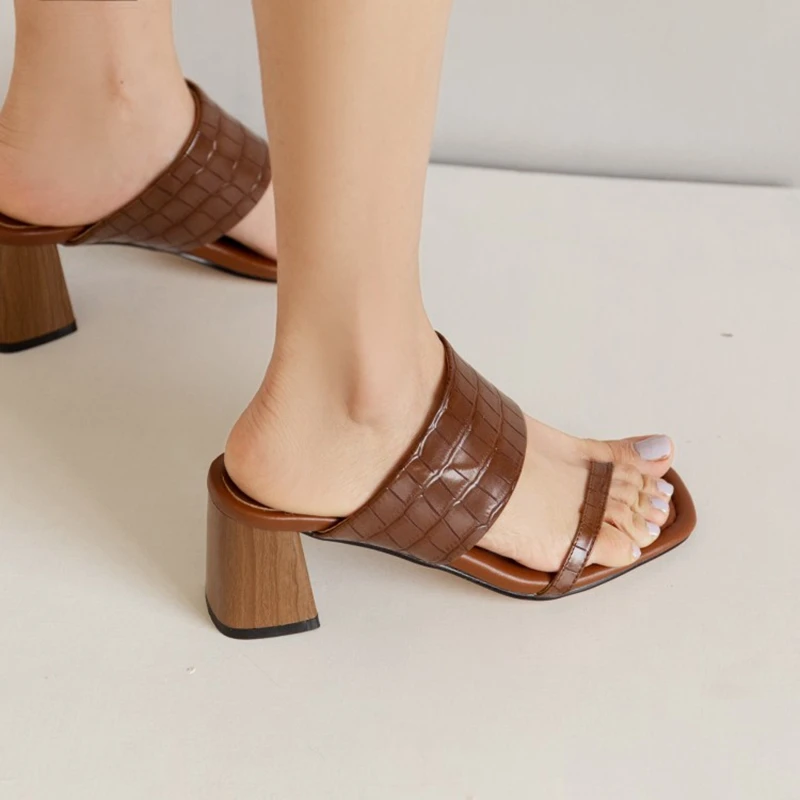 ?? 奪う猫2021本革6センチメートル高ヒールスリッパつま先リング女性の夏の女性の靴のサイズ33-40黒クリームホワイトA4043