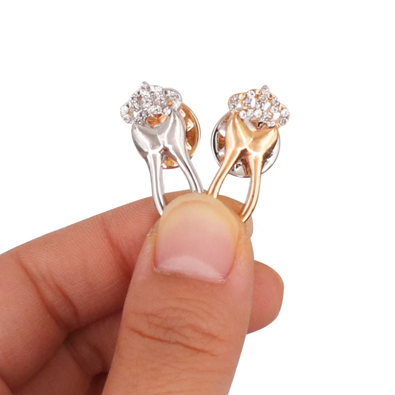 

1PC Fashion Tooth Shape Crown Brooch Alloy Crystal Gold/Silver Cute Decoration Kid Friend Women Men Personality Style Pins Gifts