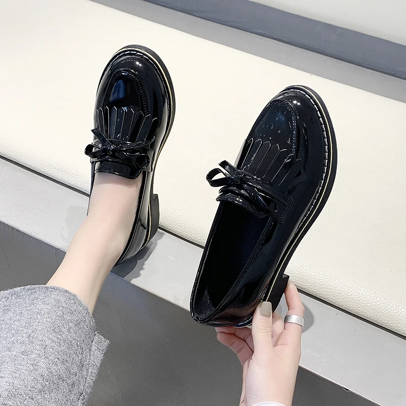 Туфли оксфорды женские однотонные черные кожаные на платформе без застежки с