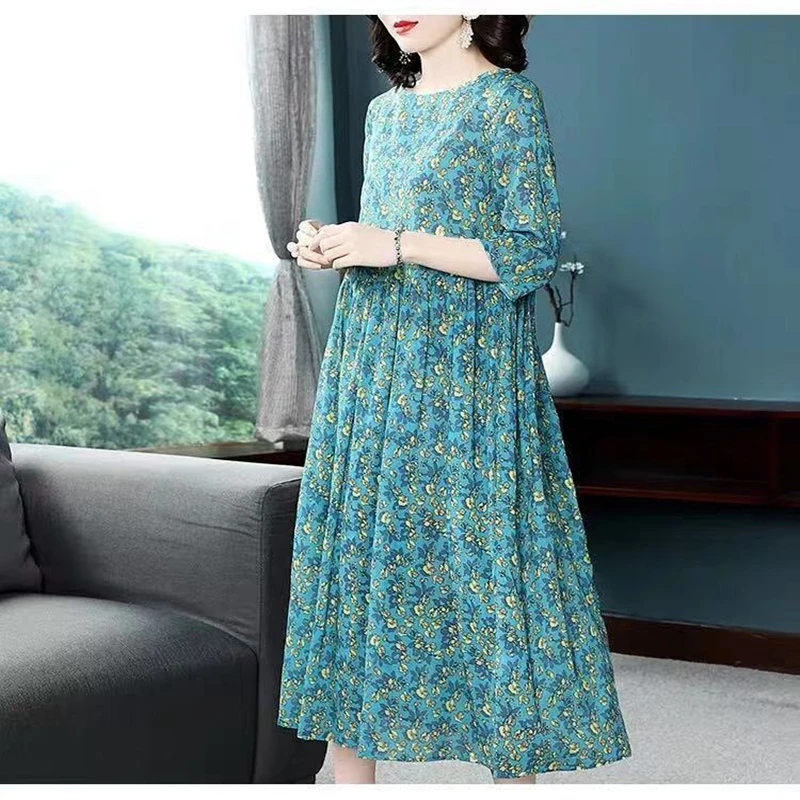 

2021 New Summer Large Dress Floral Medium Length Slim