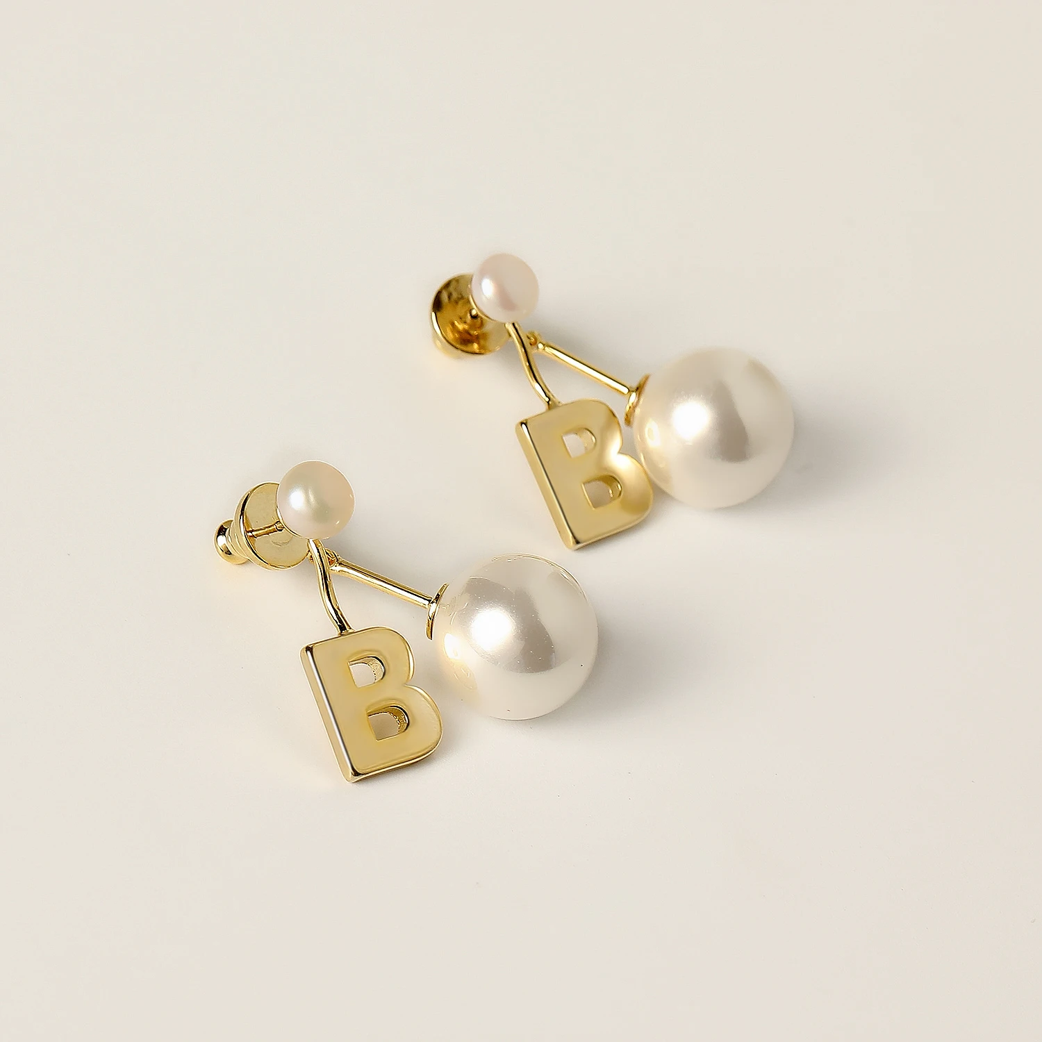 

2021 New Letter B Imitation Pearl Earrings Advanced Sense Design Minimalist Luxurious Jewelry For Women Girls HYACINTH