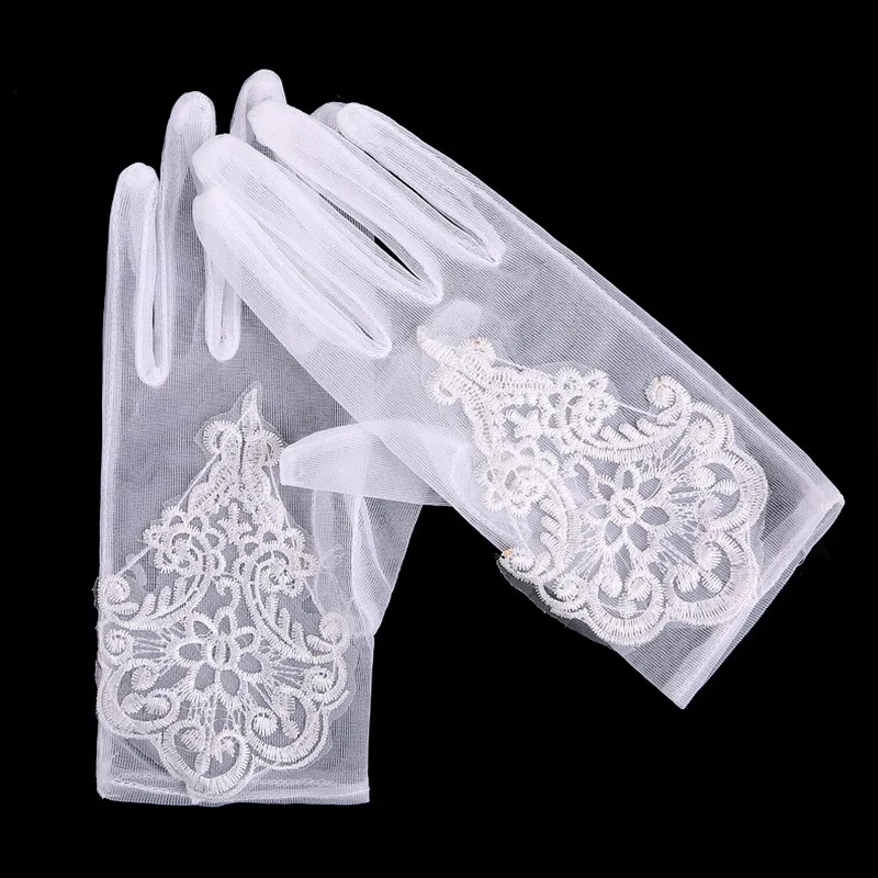 

Kagenmo White Mesh Gloves Bridal Gloves Wedding Short Lace Flower HSM-10