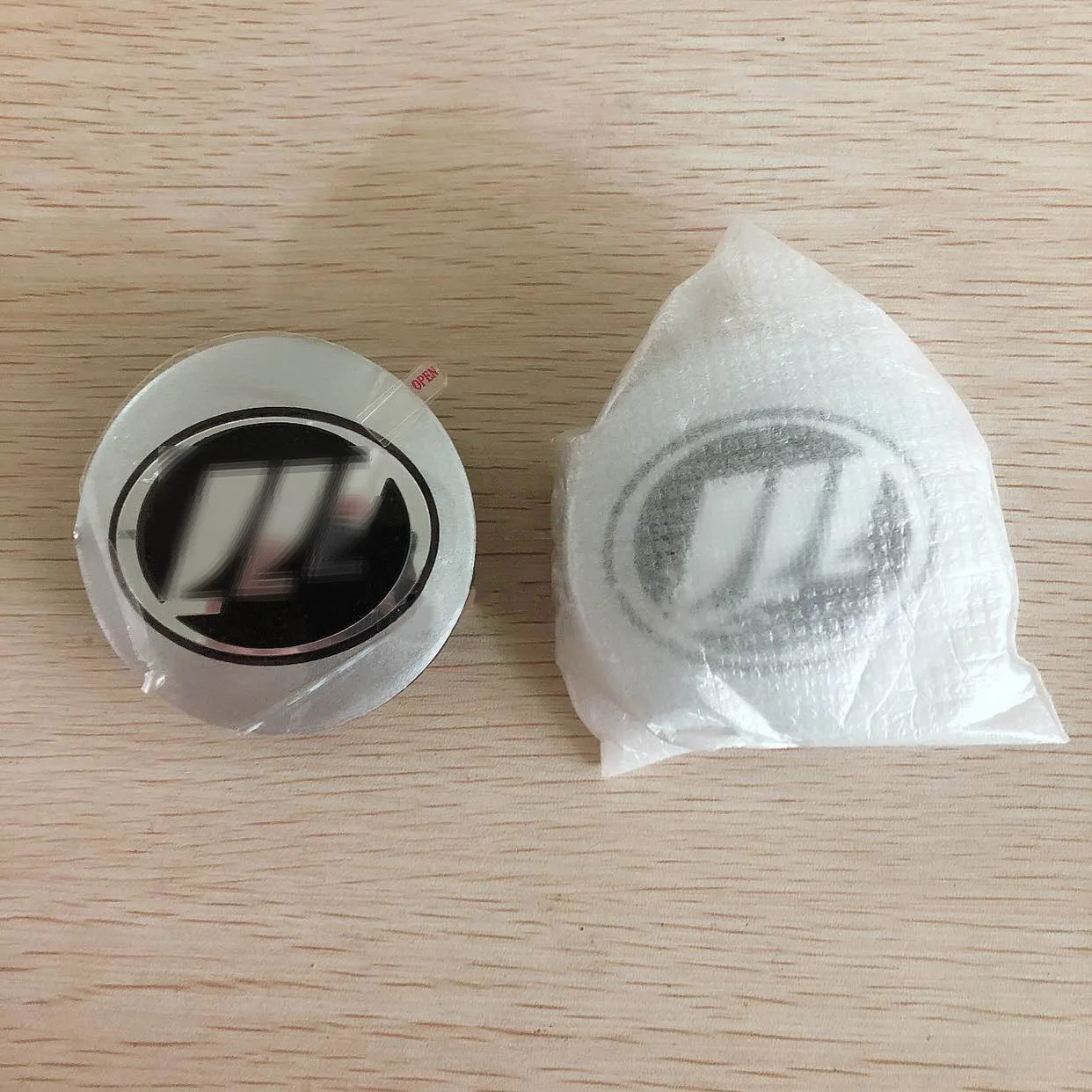 

Car Hub logo Wheel Emblems for Lifan 520 620 530 X50X60 720 820