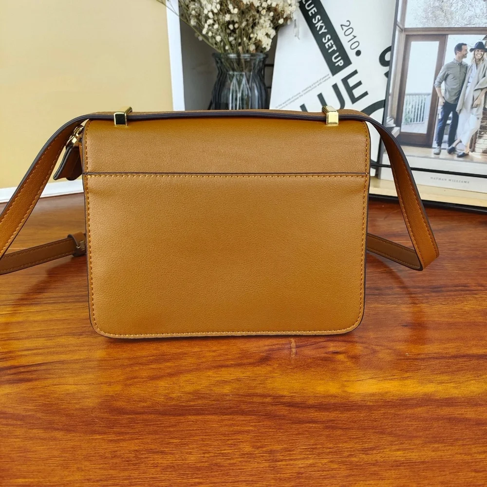 

Luxury brand handbags are carefully designed, classic and elegant one-shoulder messenger bags, designer handbags of high quality
