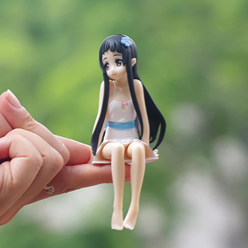 Привлекательная девушка милая кукла игрушки в автомобильном декоре аксессуары