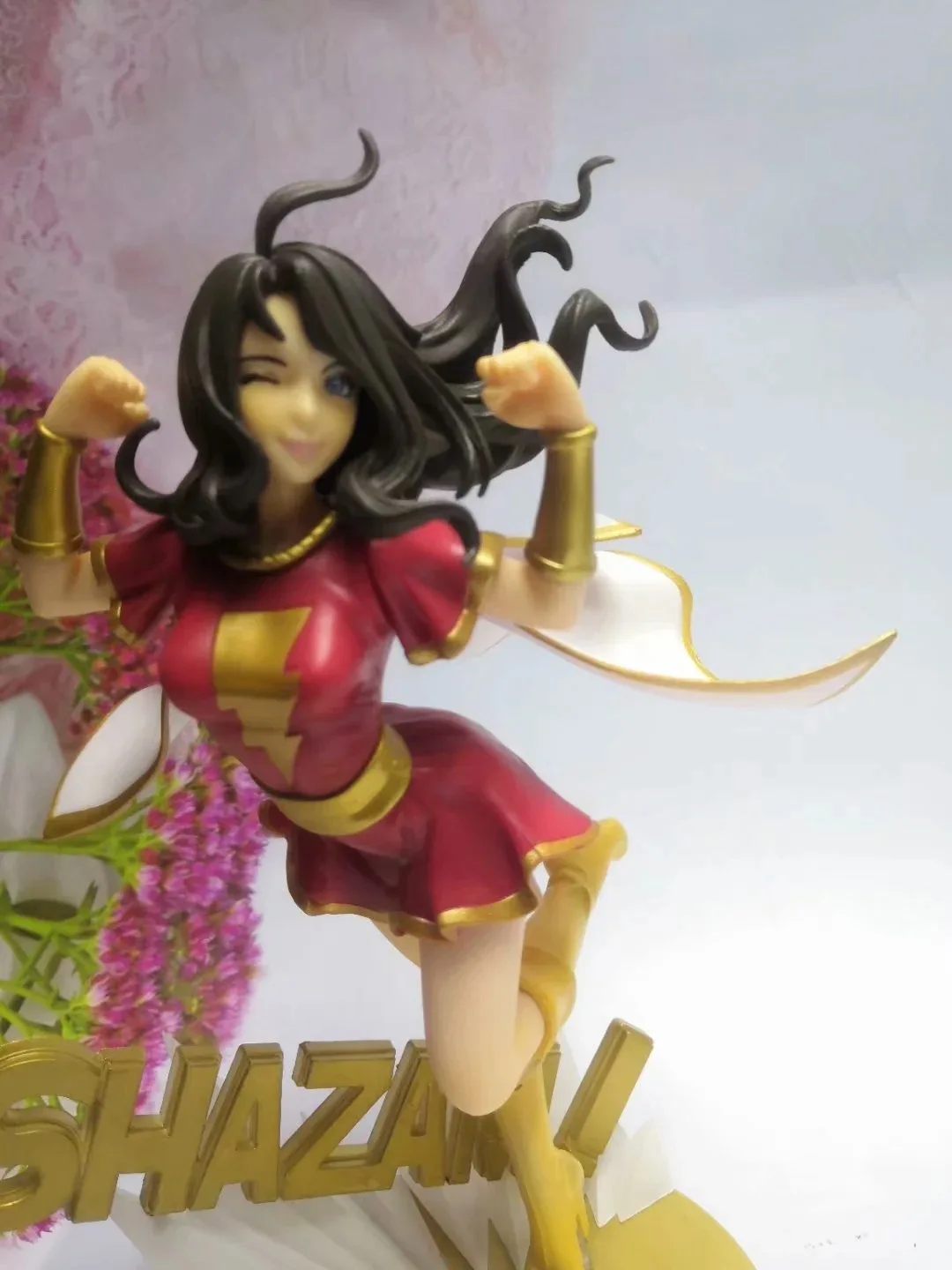 

Bishoujo DC Comics Shazam! Mary Batson 1/7 Statue PVC Figure Collectible Model Toy