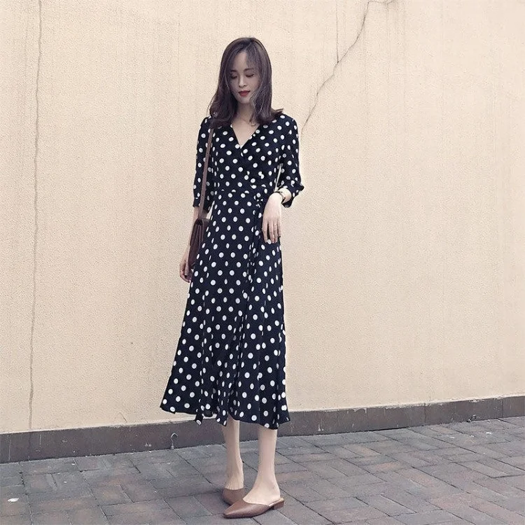 

Summer new French neckline lace up waist shows thin temperament wave point medium and long over knee dress for women