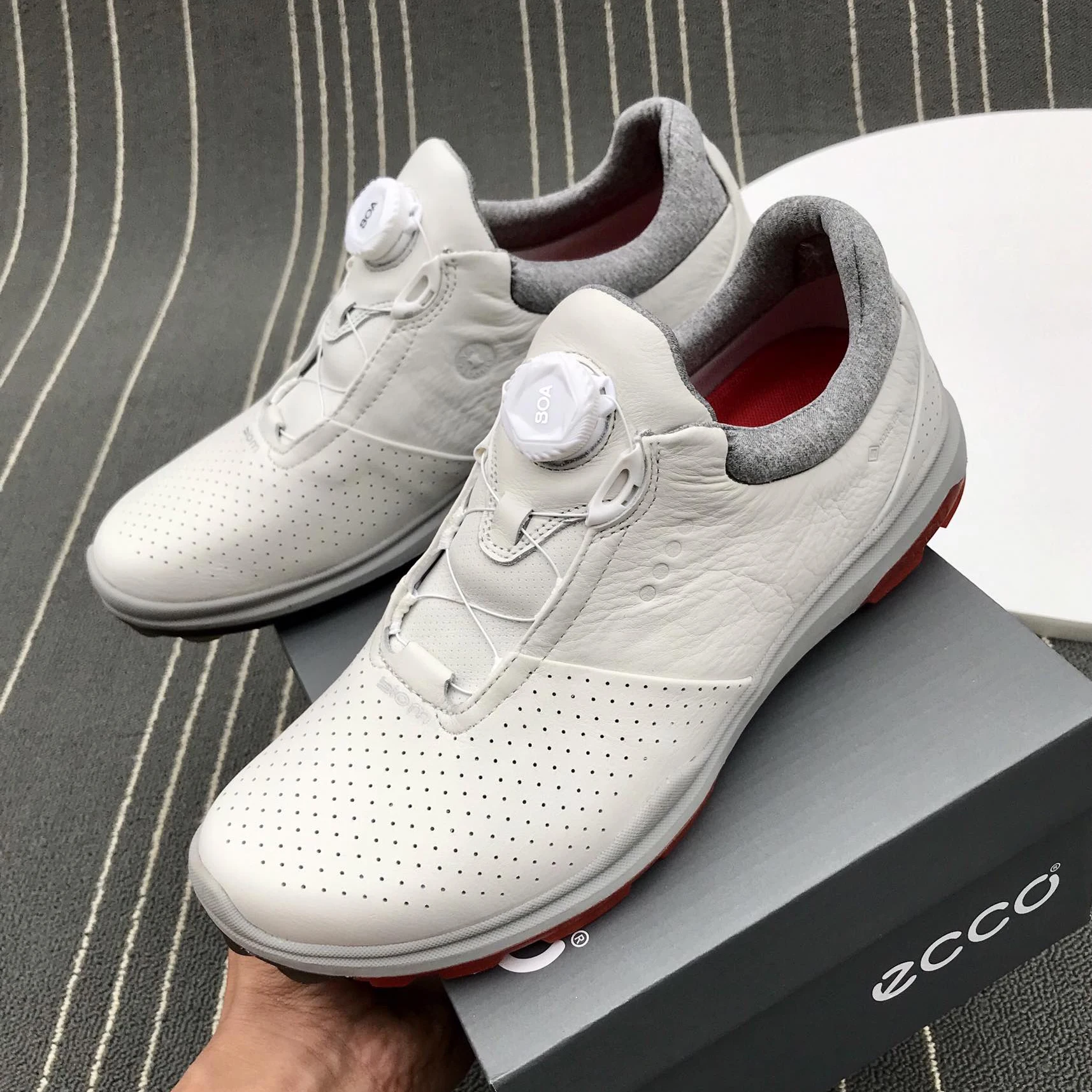 

Professional Leahter Golf Shoes Men Outdoor Grass Comfortable Golfing Sneaker Lightweight Wide Golf Sport Shoes Wide Golfer Tour