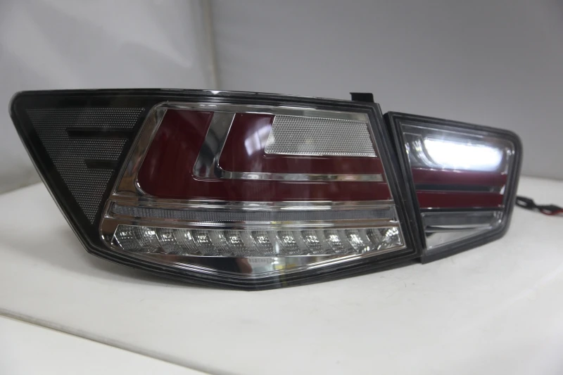 

For KIA Cerato Forte Sedan LED Tail Lamp 2009- 2013 year Smoke Color WHV2